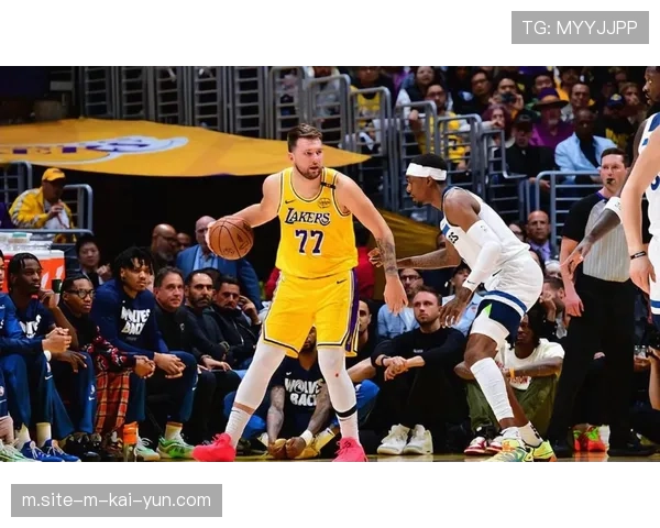 湖人末节净胜14分逆转76人 雷迪克换下艾顿成转折点