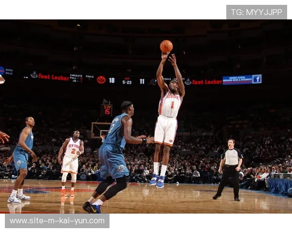 塞拉斯构建动态进攻体系，内外联动战术创造外线空位机会